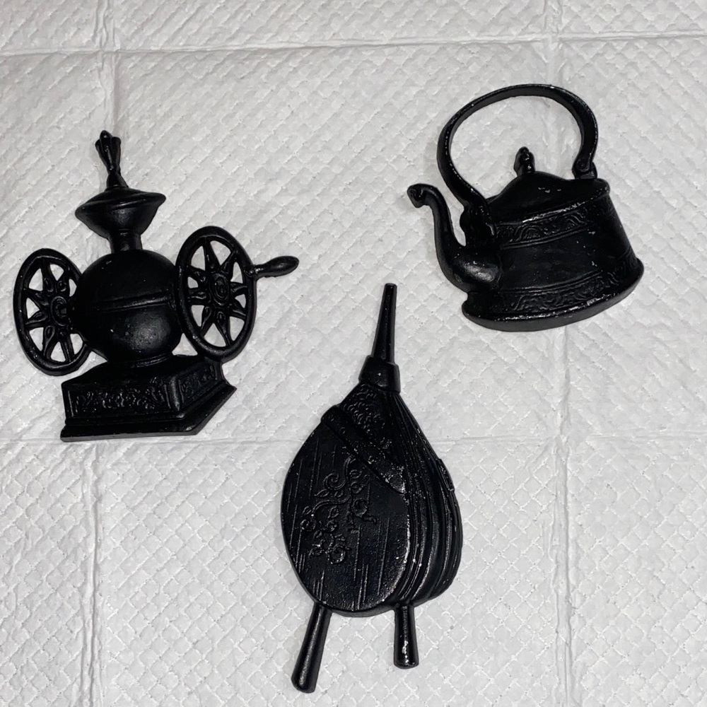 SEXTON 3pc. Black Vintage metal Kitchen Decor Set Grinder, Teapot, Bellow